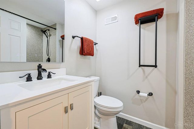 10375 Carriage Trail, Cincinnati, OH 45242