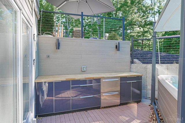 10375 Carriage Trail, Cincinnati, OH 45242