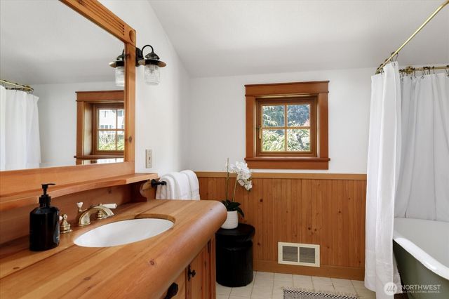 195 Perry Drive, Coupeville, WA 98239