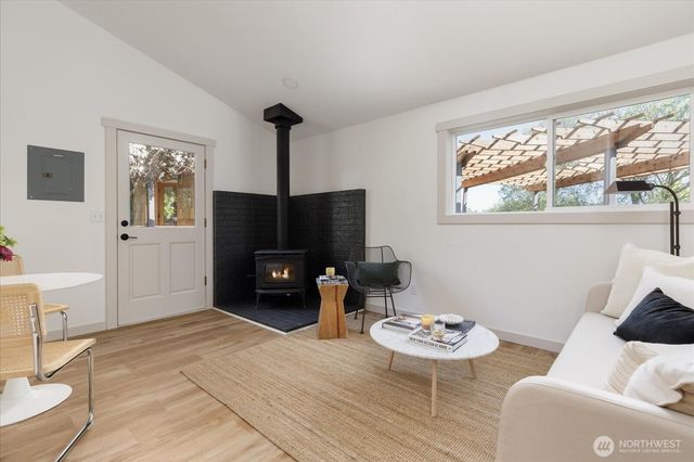 195 Perry Drive, Coupeville, WA 98239
