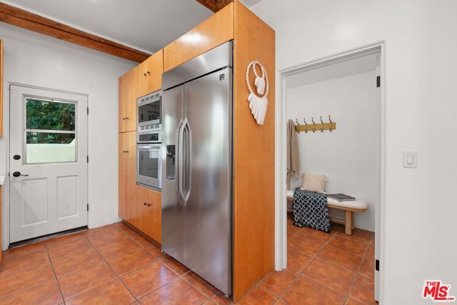 25648 Timpangos Drive, Calabasas, CA 91302