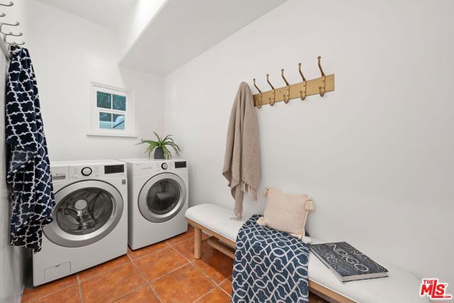 25648 Timpangos Drive, Calabasas, CA 91302