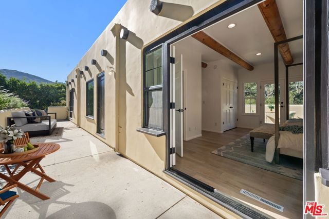 25648 Timpangos Drive, Calabasas, CA 91302