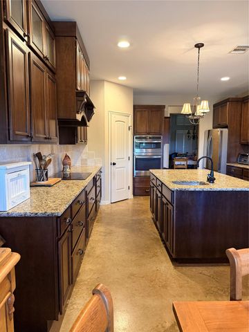 300 Medlin Creek LOOP, Dripping Springs, TX 78620