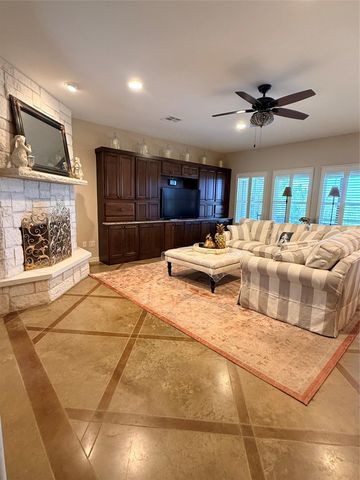 300 Medlin Creek LOOP, Dripping Springs, TX 78620