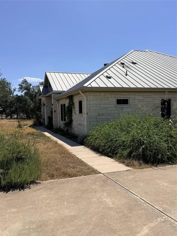 300 Medlin Creek LOOP, Dripping Springs, TX 78620