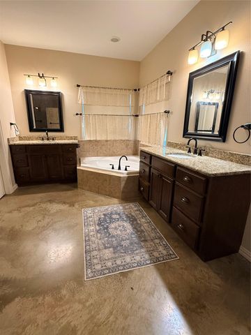 300 Medlin Creek LOOP, Dripping Springs, TX 78620