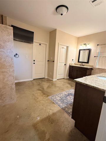 300 Medlin Creek LOOP, Dripping Springs, TX 78620