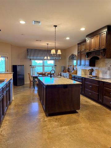 300 Medlin Creek LOOP, Dripping Springs, TX 78620