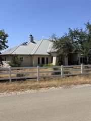 300 Medlin Creek LOOP, Dripping Springs, TX 78620