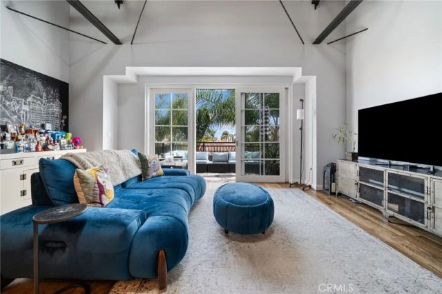 1100 E 3rd Street 205, Long Beach, CA 90802