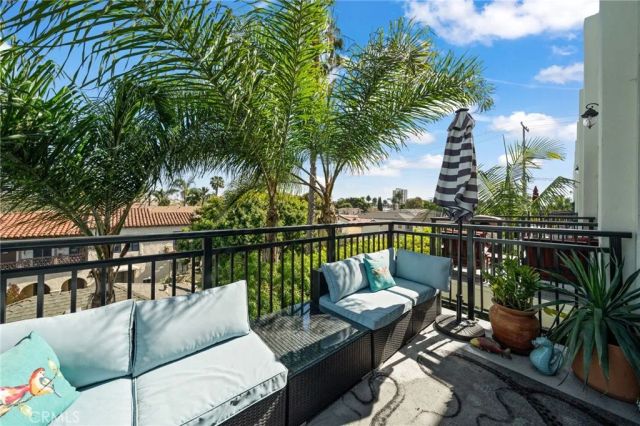 1100 E 3rd Street 205, Long Beach, CA 90802