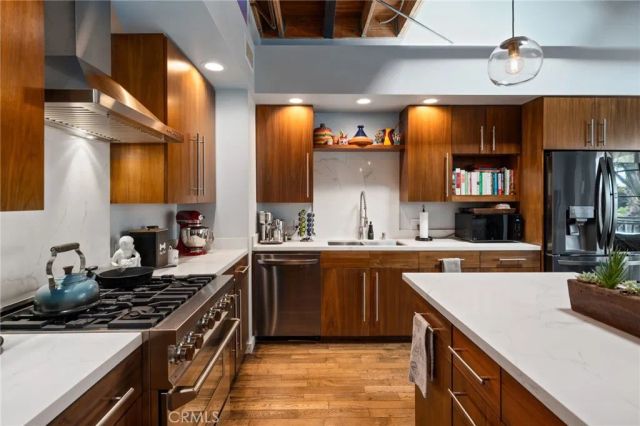 1100 E 3rd Street 205, Long Beach, CA 90802