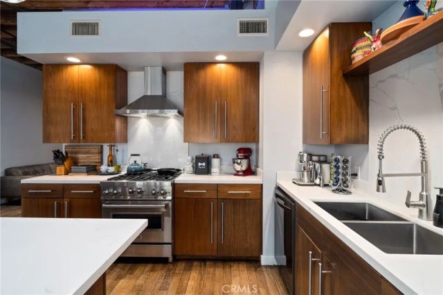 1100 E 3rd Street 205, Long Beach, CA 90802