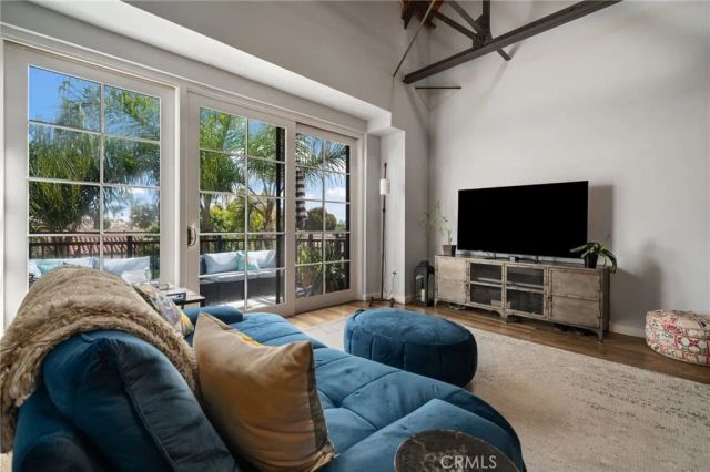 1100 E 3rd Street 205, Long Beach, CA 90802