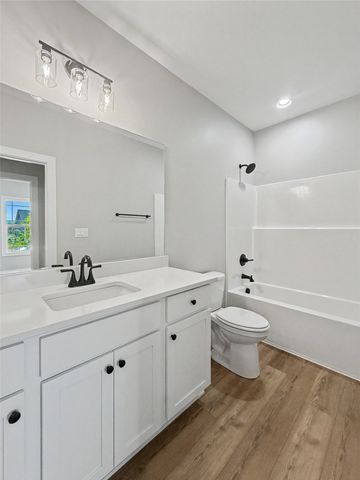 2935 Lake Hill Drive, Des Moines, IA 50320