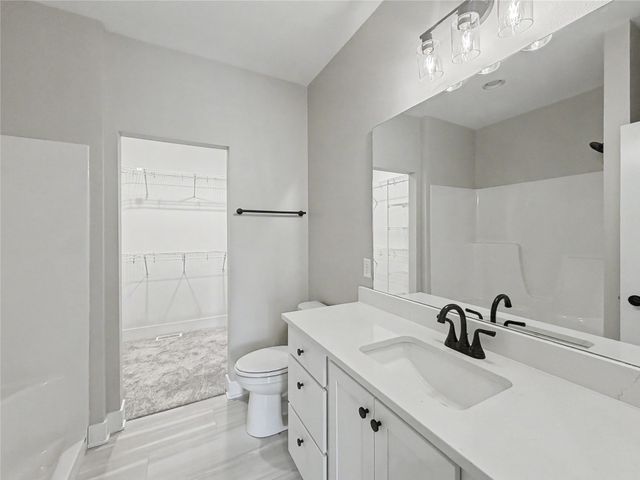 2935 Lake Hill Drive, Des Moines, IA 50320