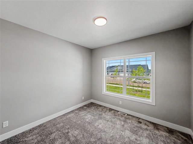 2935 Lake Hill Drive, Des Moines, IA 50320