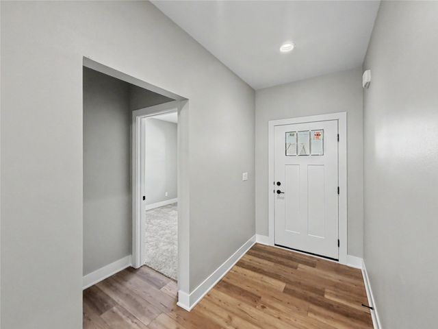 2935 Lake Hill Drive, Des Moines, IA 50320