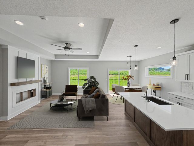 2935 Lake Hill Drive, Des Moines, IA 50320