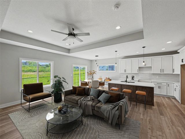 2935 Lake Hill Drive, Des Moines, IA 50320