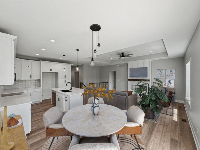 2935 Lake Hill Drive, Des Moines, IA 50320