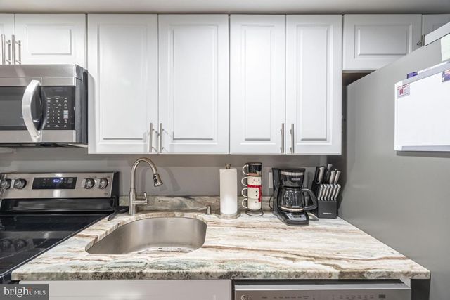 1920 POPLAR RD, Essex, MD 21221