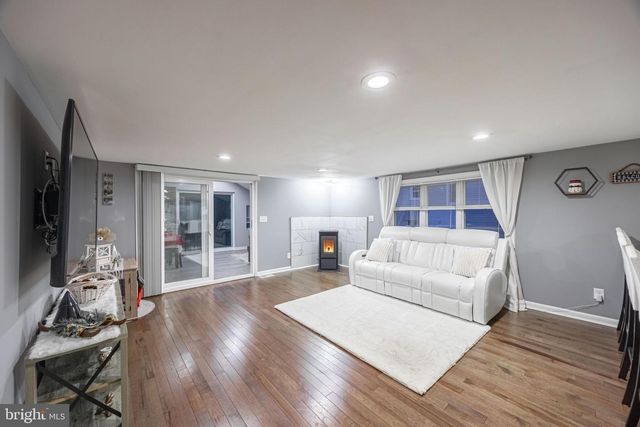 1920 POPLAR RD, Essex, MD 21221