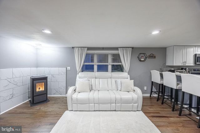 1920 POPLAR RD, Essex, MD 21221