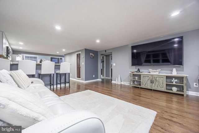 1920 POPLAR RD, Essex, MD 21221