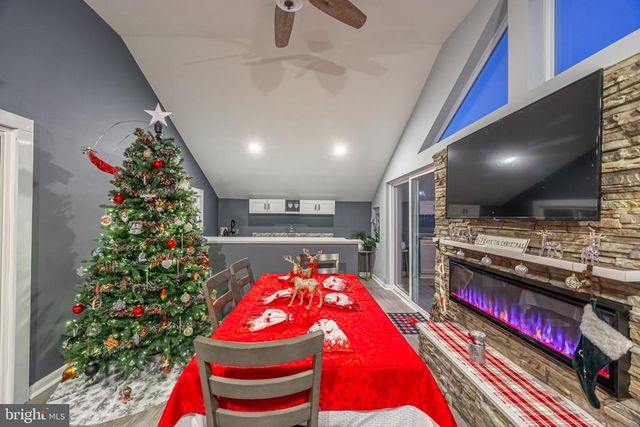 1920 POPLAR RD, Essex, MD 21221