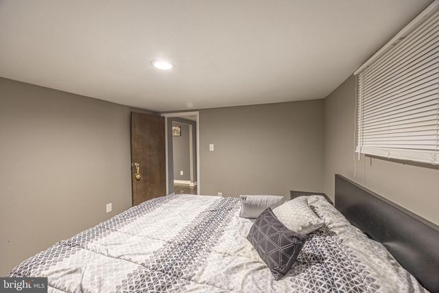 1920 POPLAR RD, Essex, MD 21221