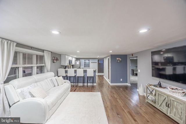 1920 POPLAR RD, Essex, MD 21221