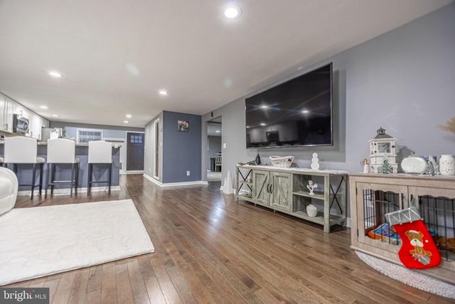 1920 POPLAR RD, Essex, MD 21221