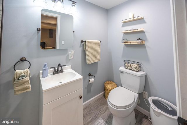 1920 POPLAR RD, Essex, MD 21221