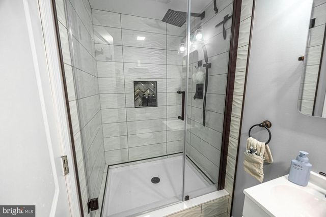 1920 POPLAR RD, Essex, MD 21221