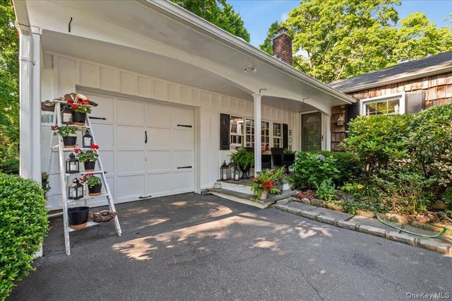 10 Rancher Place, Huntington, NY 11743
