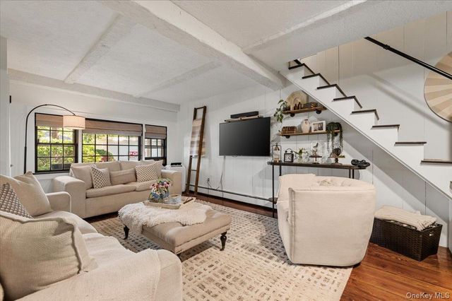 10 Rancher Place, Huntington, NY 11743