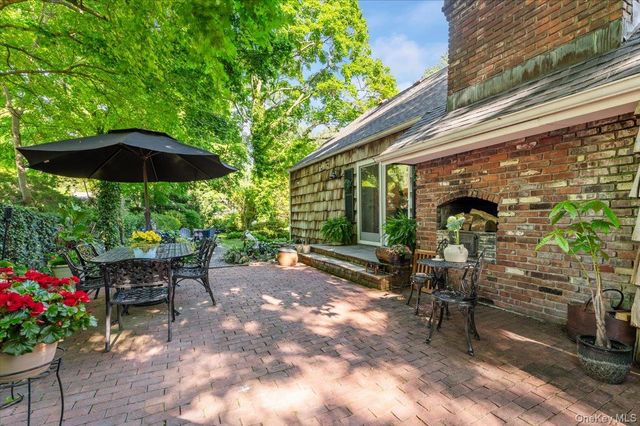 10 Rancher Place, Huntington, NY 11743