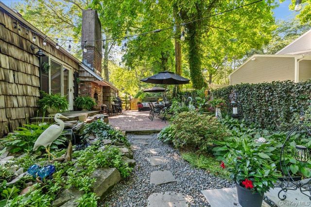 10 Rancher Place, Huntington, NY 11743
