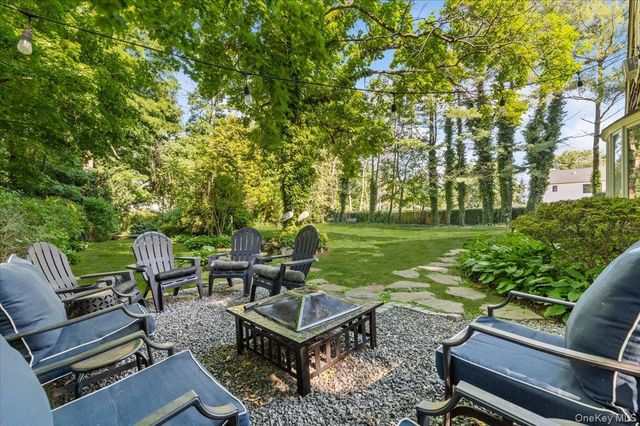 10 Rancher Place, Huntington, NY 11743
