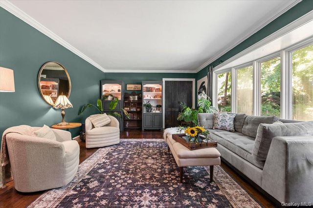 10 Rancher Place, Huntington, NY 11743