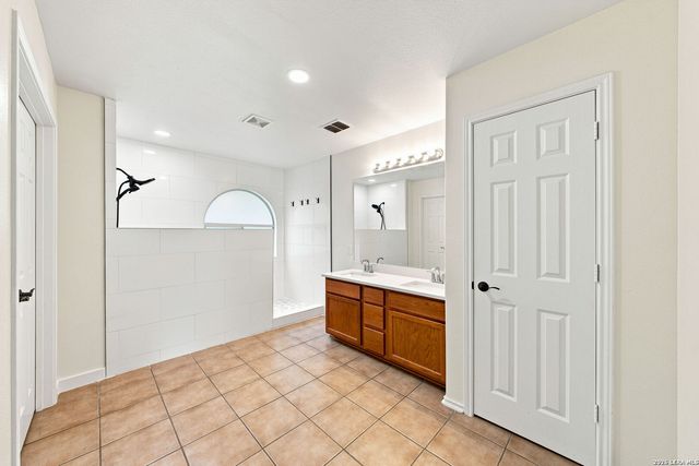 17210 Darien Wing, San Antonio, TX 78247