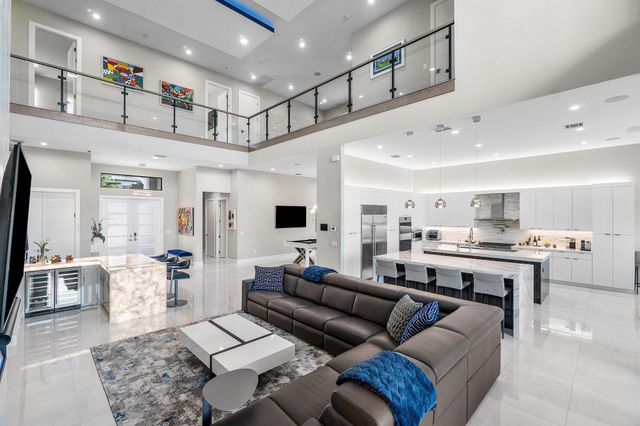 9657 Vescovato Way, Boca Raton, FL 33496