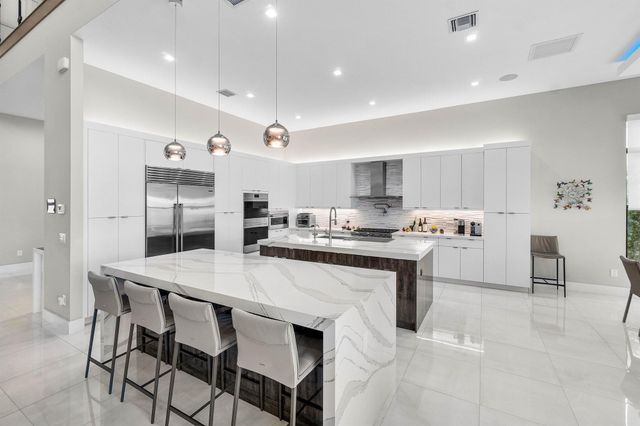 9657 Vescovato Way, Boca Raton, FL 33496