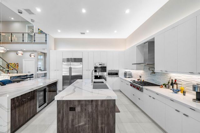 9657 Vescovato Way, Boca Raton, FL 33496