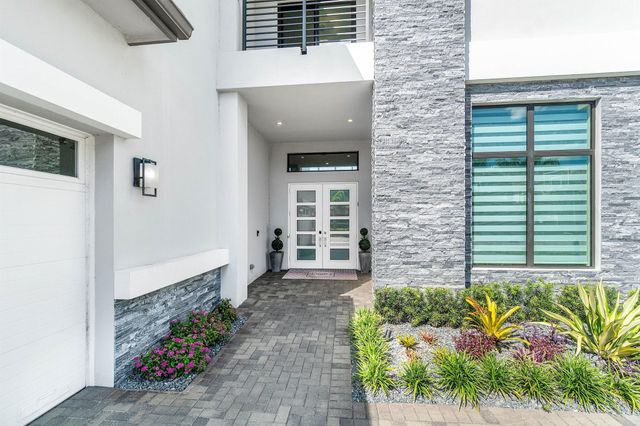 9657 Vescovato Way, Boca Raton, FL 33496