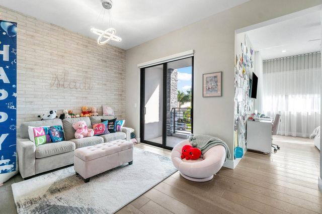 9657 Vescovato Way, Boca Raton, FL 33496