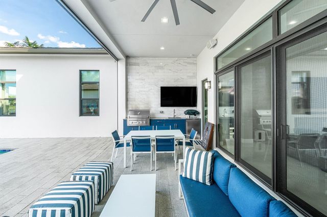 9657 Vescovato Way, Boca Raton, FL 33496