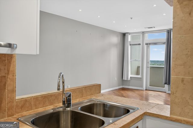 3334 Peachtree Road NE 1410, Atlanta, GA 30326